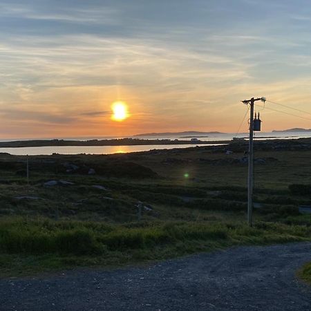 Drop Anchor House, Spacious 3 Bedroom Apartment, Fabulous Sea Views Cleggan Eksteriør bilde