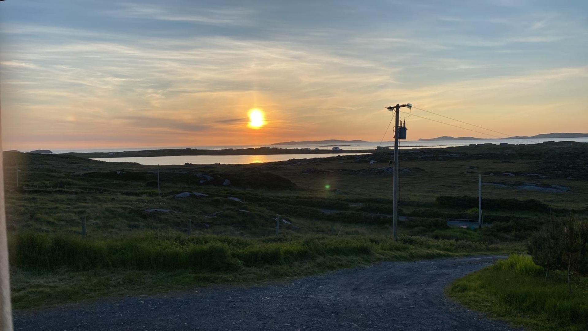 Drop Anchor House, Spacious 3 Bedroom Apartment, Fabulous Sea Views Cleggan Eksteriør bilde